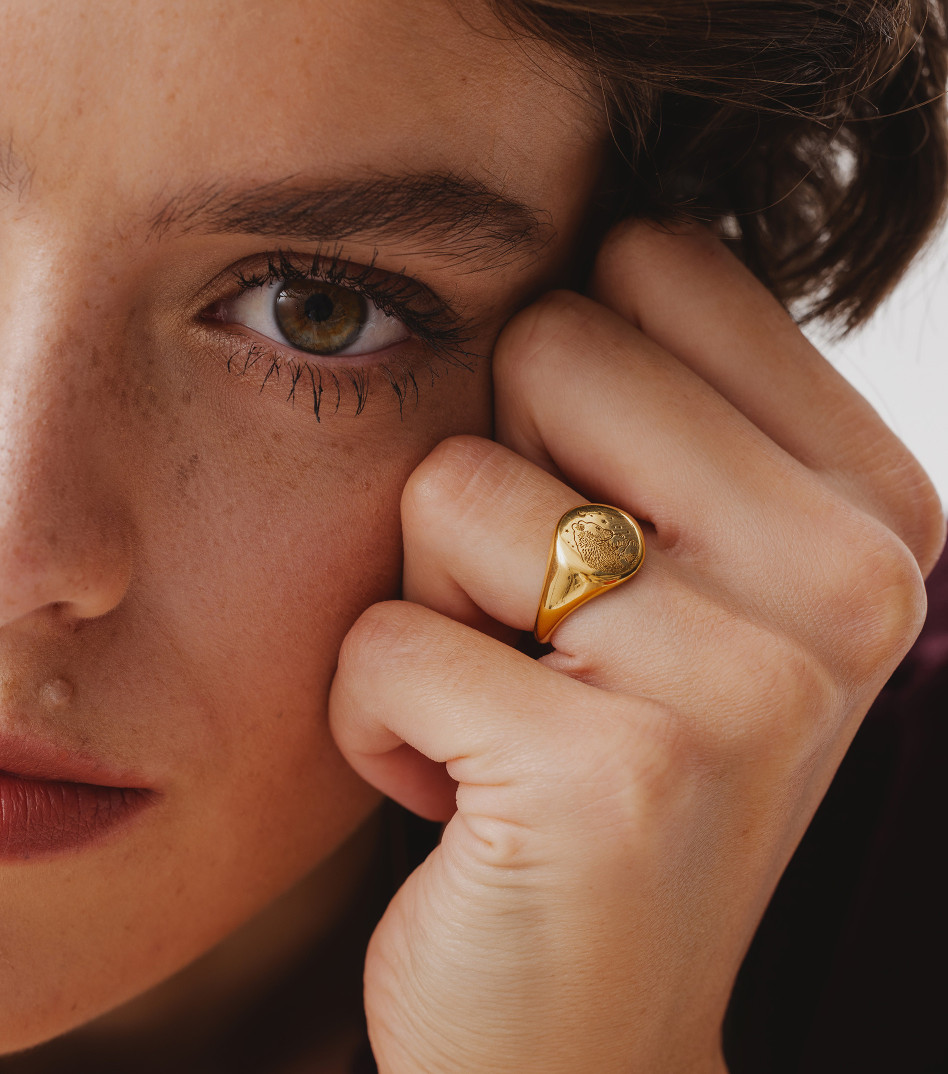 Pozłacany sygnet z grawerem dla mamy