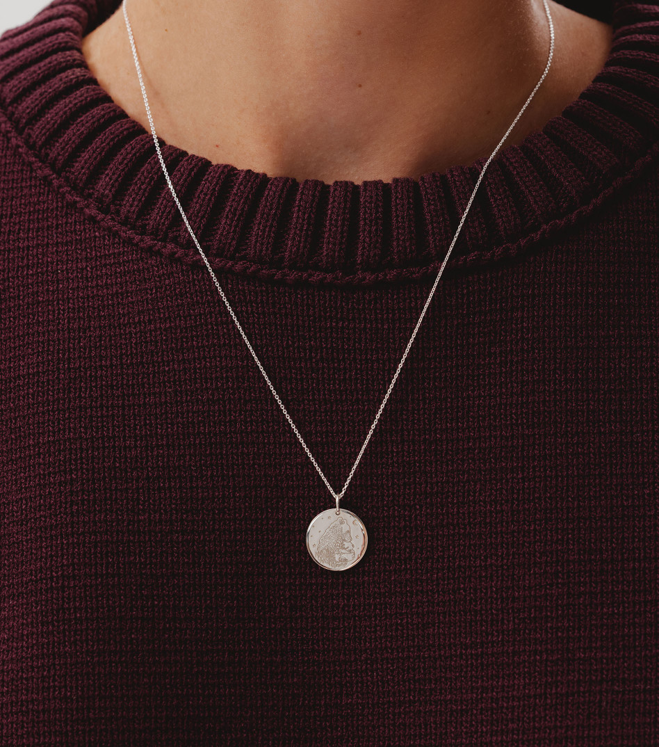 Symboliczny naszyjnik z gwiazdkami