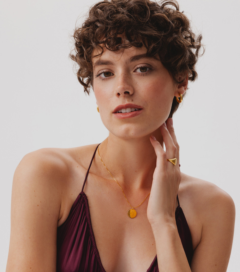 Pozłacany naszyjnik z dwustronnym medalikiem My Zodiac