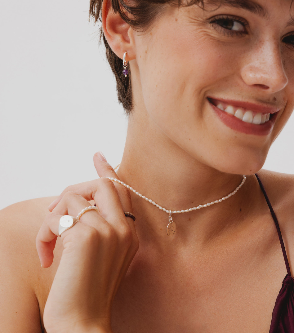 Srebrne kolczyki z kamieniem zodiaku