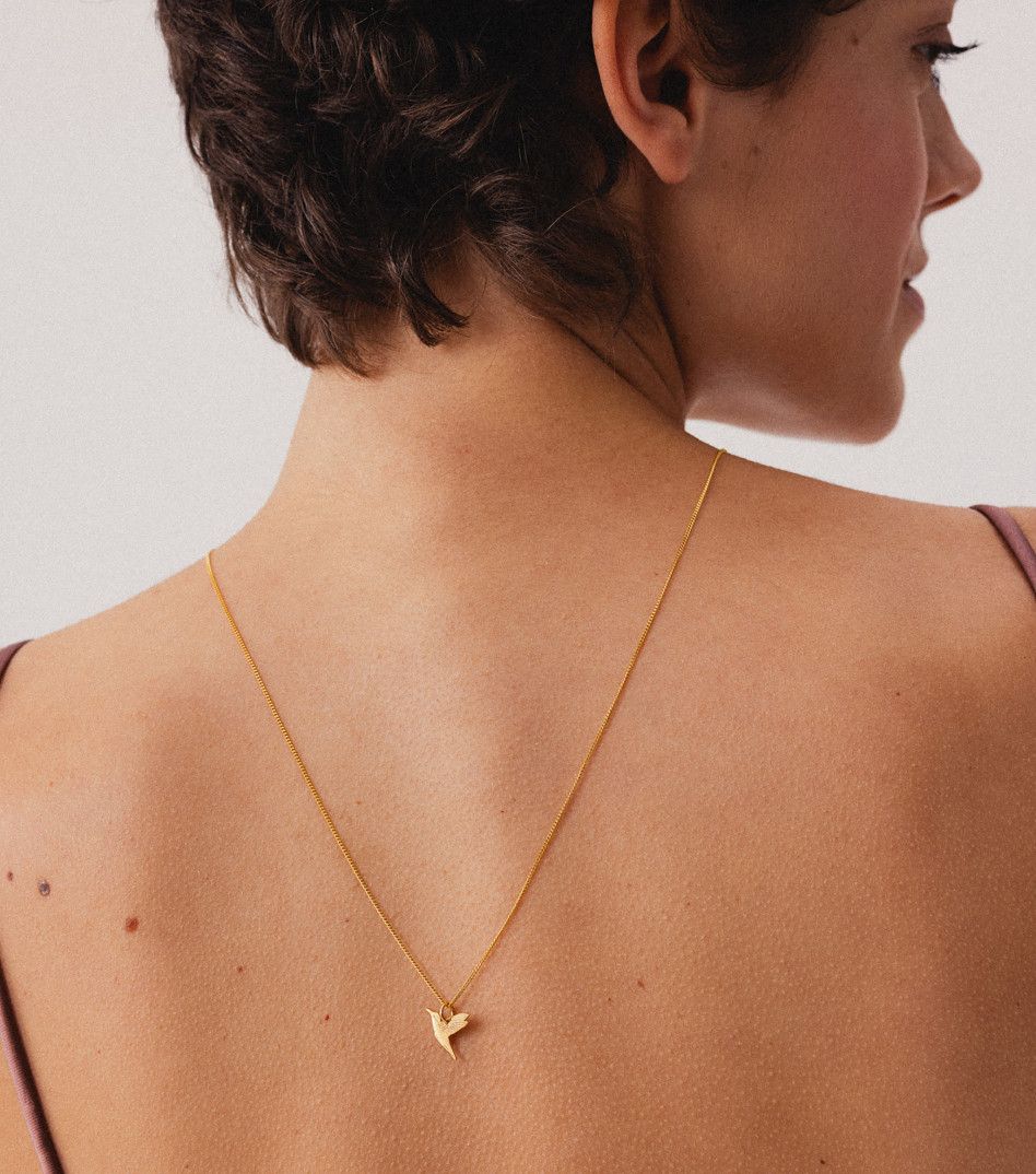 Subtelny łańcuszek z pozłacaną zawieszką