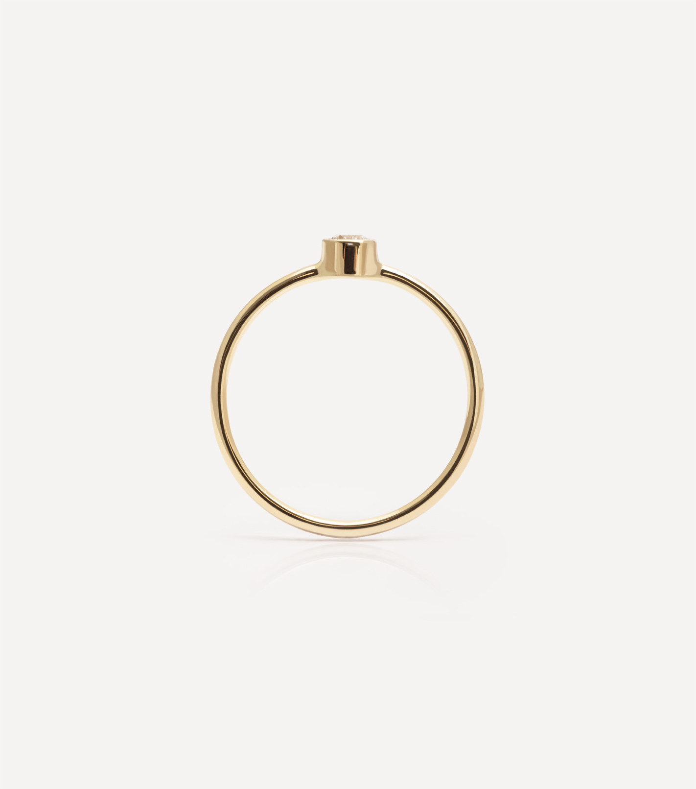 Złoty pierścionek z diamentem