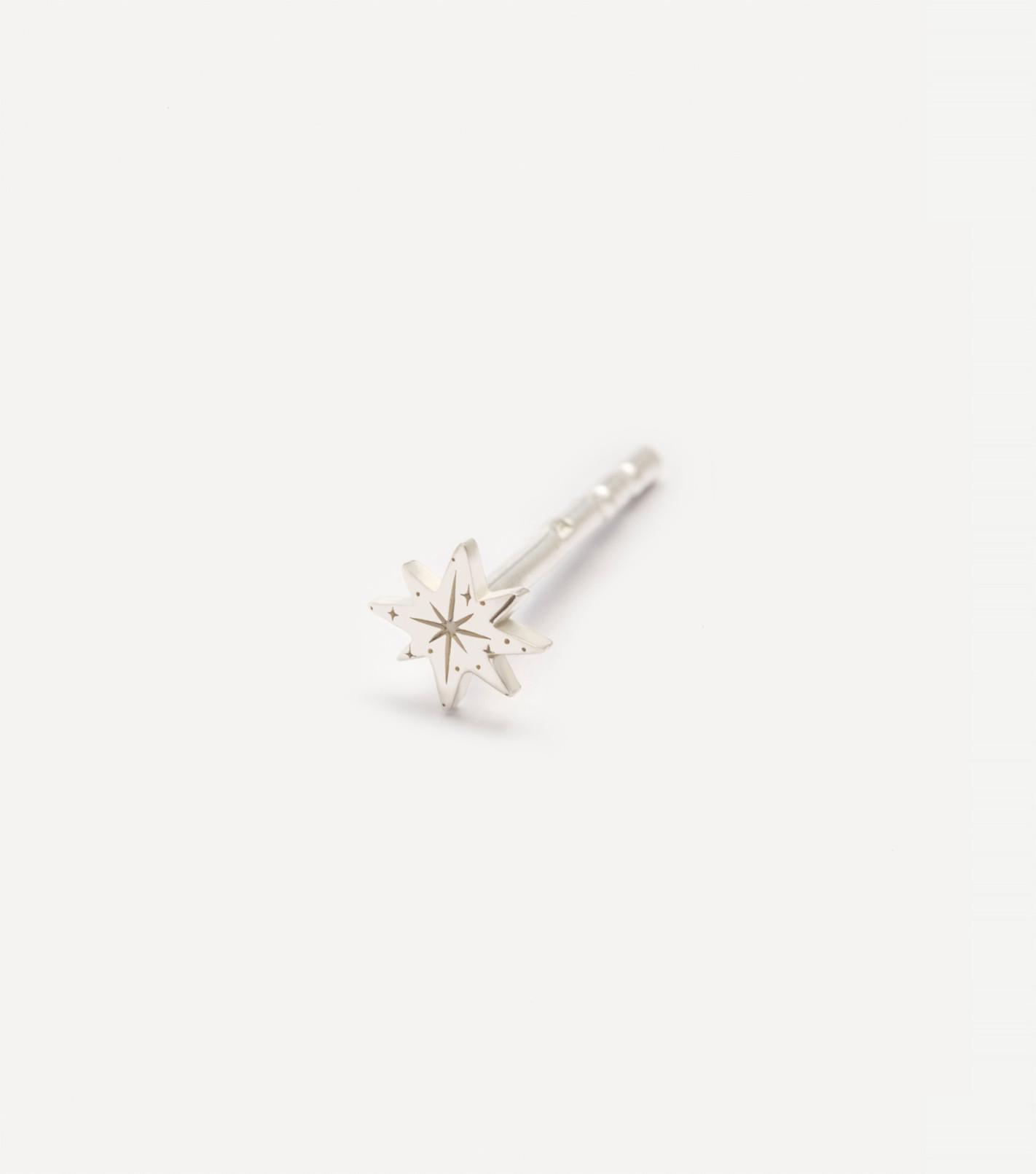 Srebrny mini kolczyk