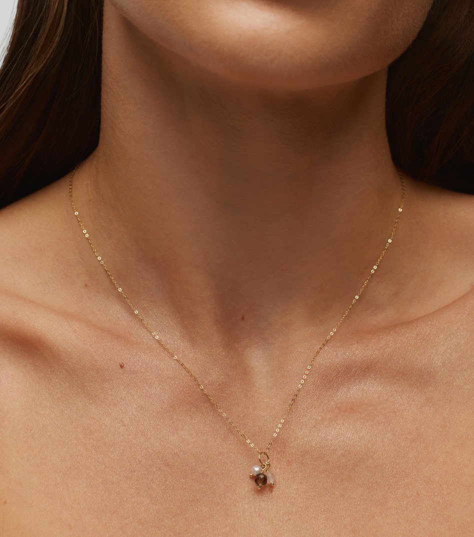 Złoty naszyjnik z kamieniami naturalnymi