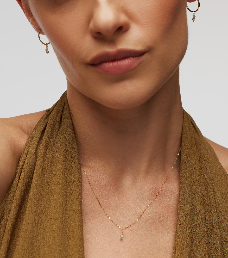 Złoty naszyjnik z surowymi diamentami