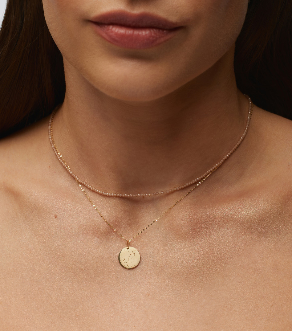 Złoty naszyjnik z medalikiem z konstelacja My zodiac
