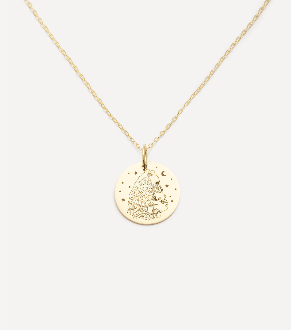 Złoty naszyjnik z medalikiem Mama Bear