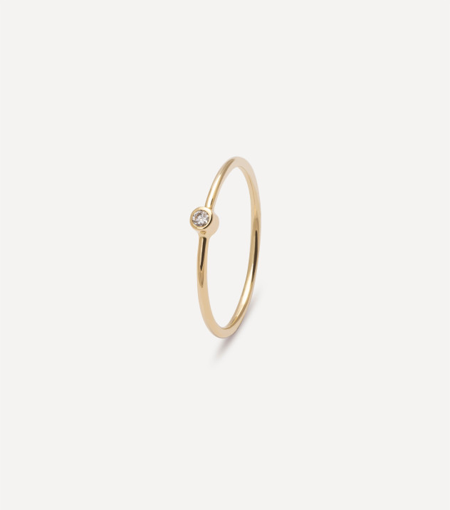 Złoty pierścionek z diamentem