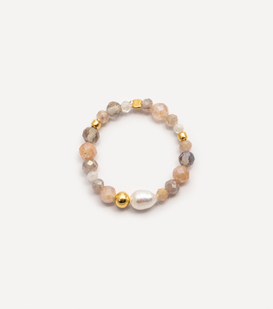 Pozłacany pierścionek z kamieniami