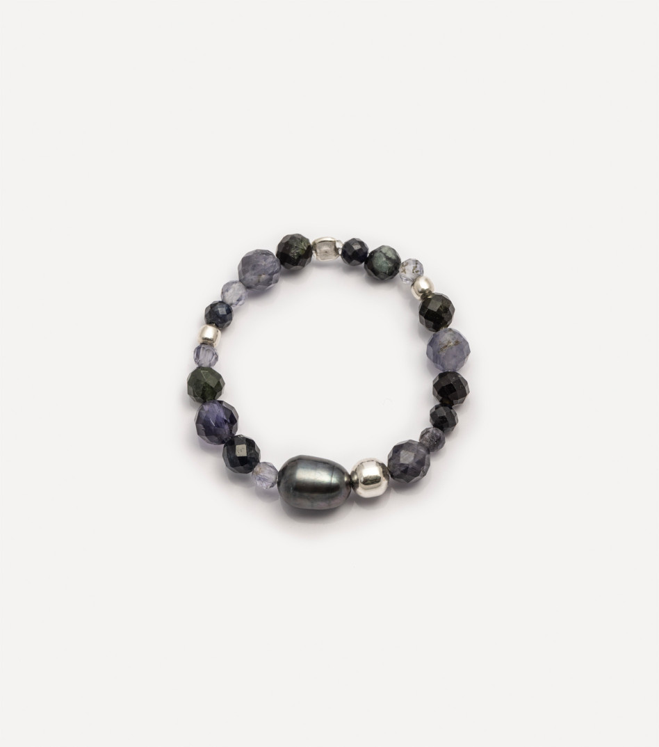 Srebrny pierścionek z kamieniami