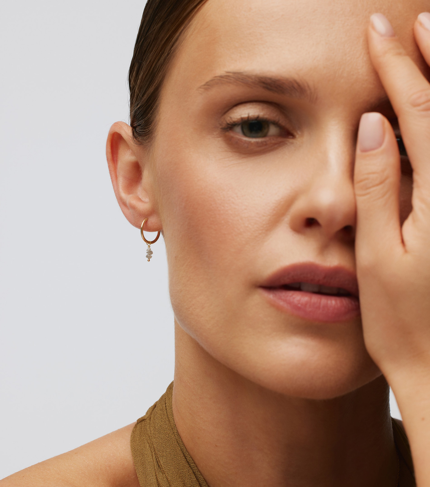 Złote kolczyki 12 mm z diamentami