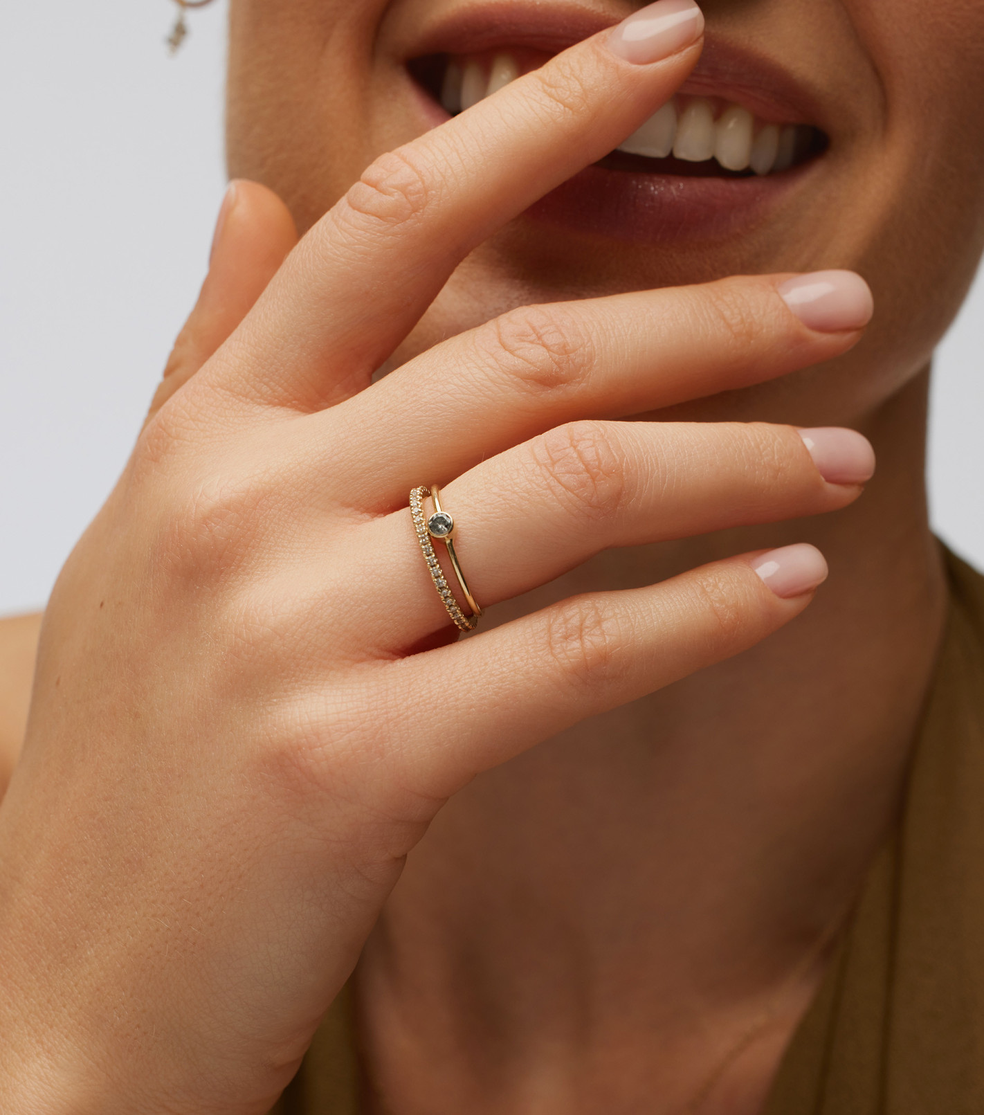 Złoty pierścionek z diamentem