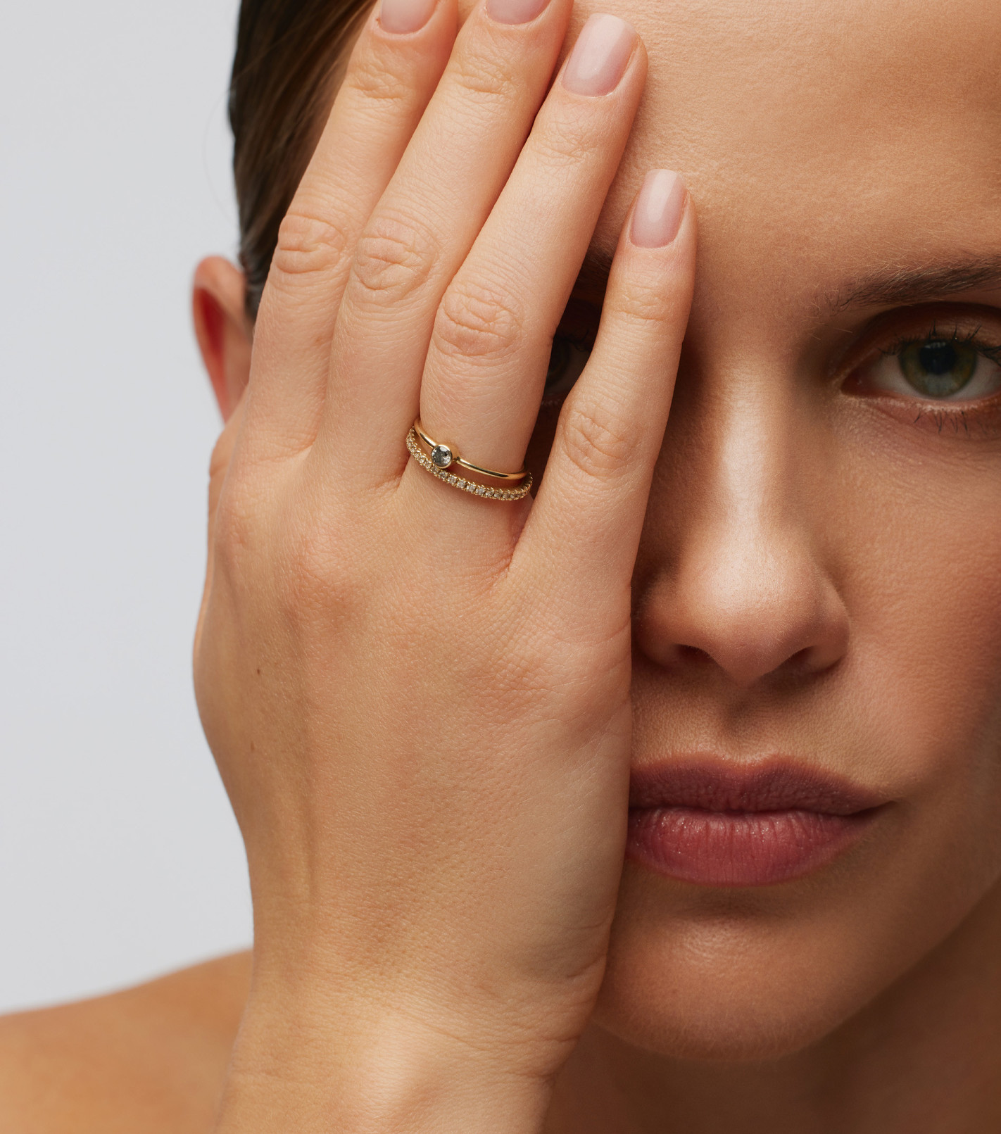 Złoty pierścionek z wyjątkowym diamentem