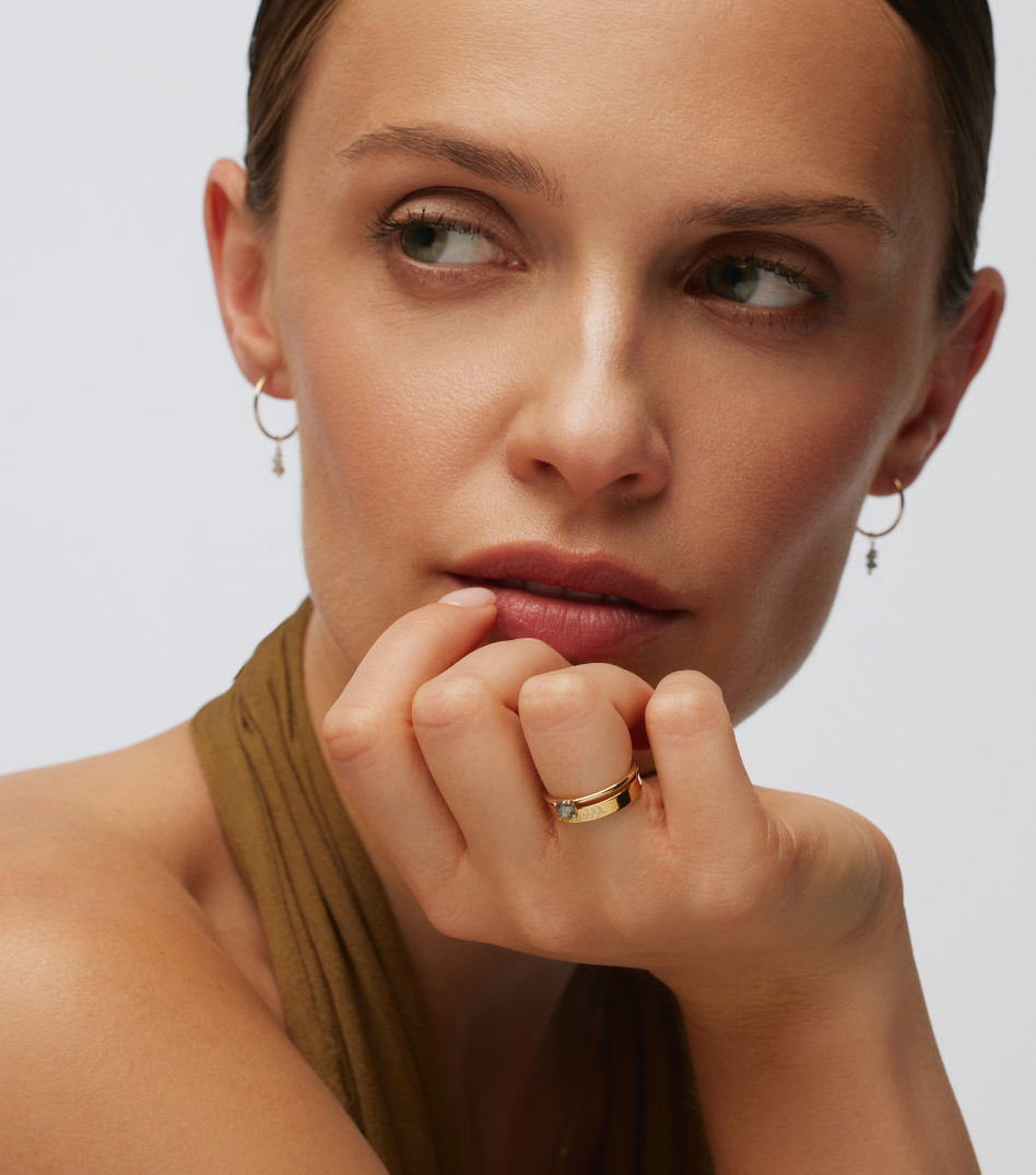 Złote obrączki grawerowane