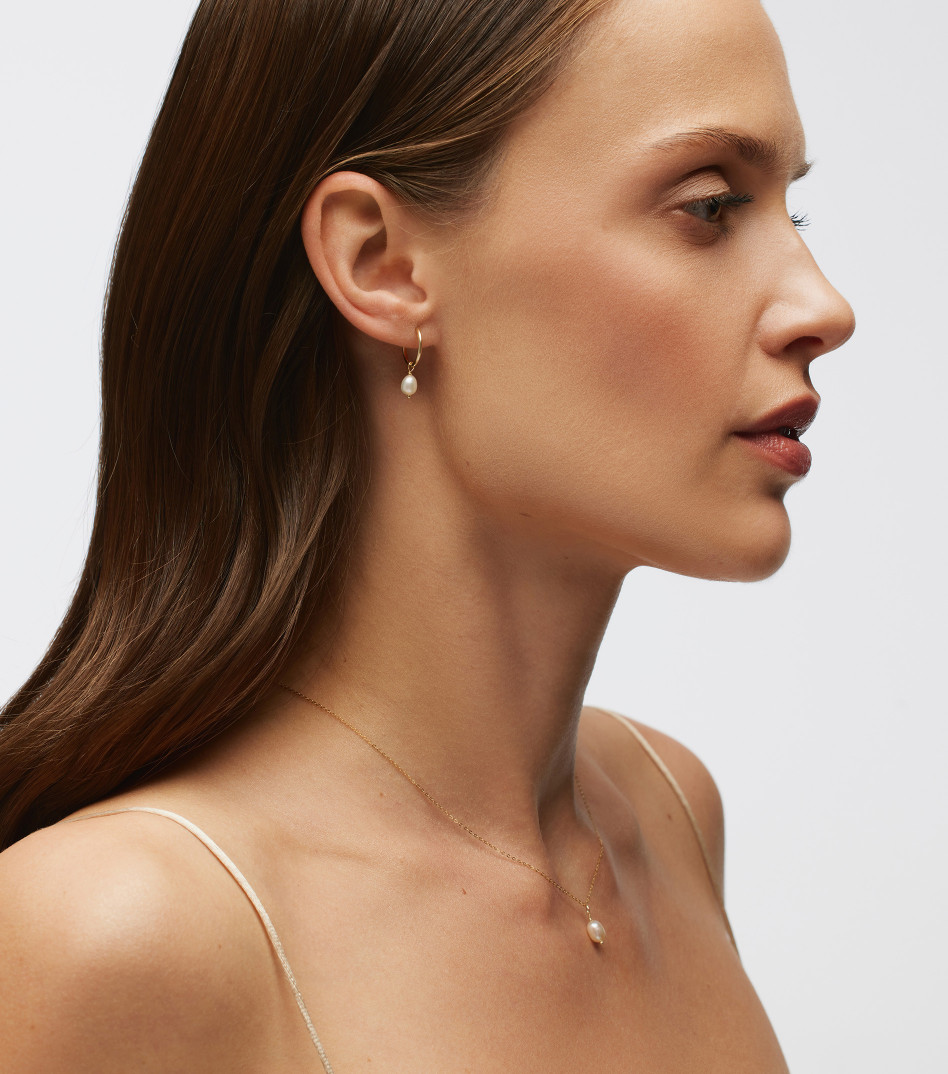 Złoty naszyjnik z perłą