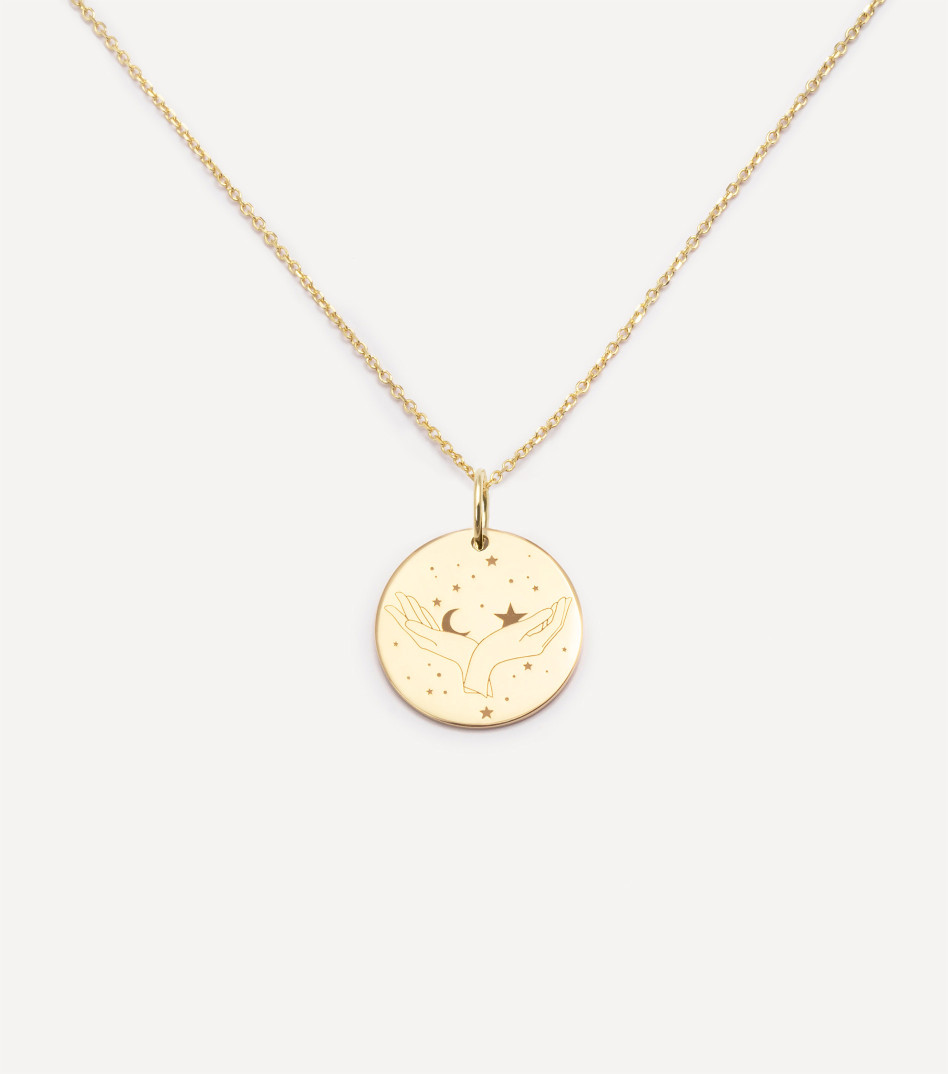 Złoty naszyjnik z medalikiem