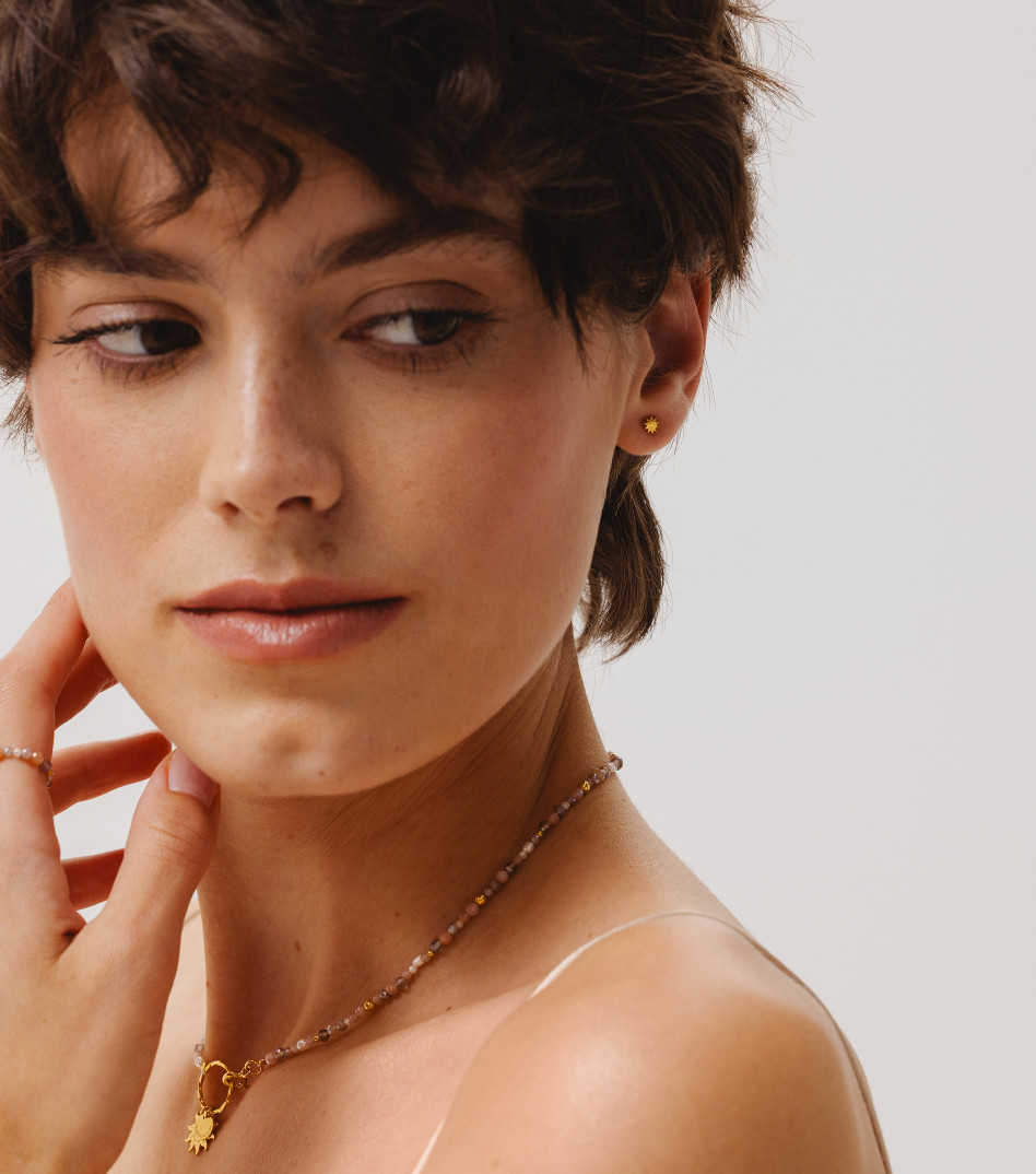 Pozłacany mini kolczyk