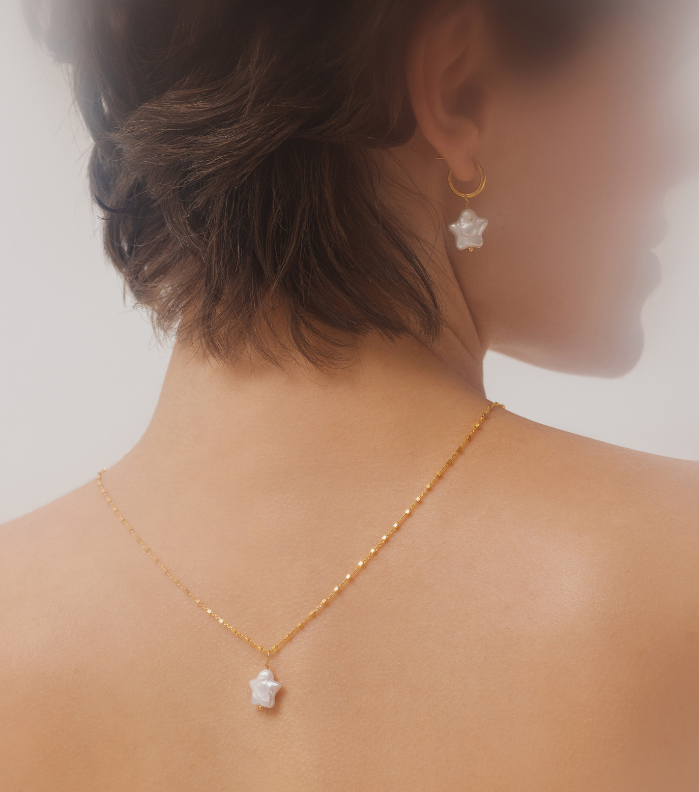 Pozłacany naszyjnik z perłą