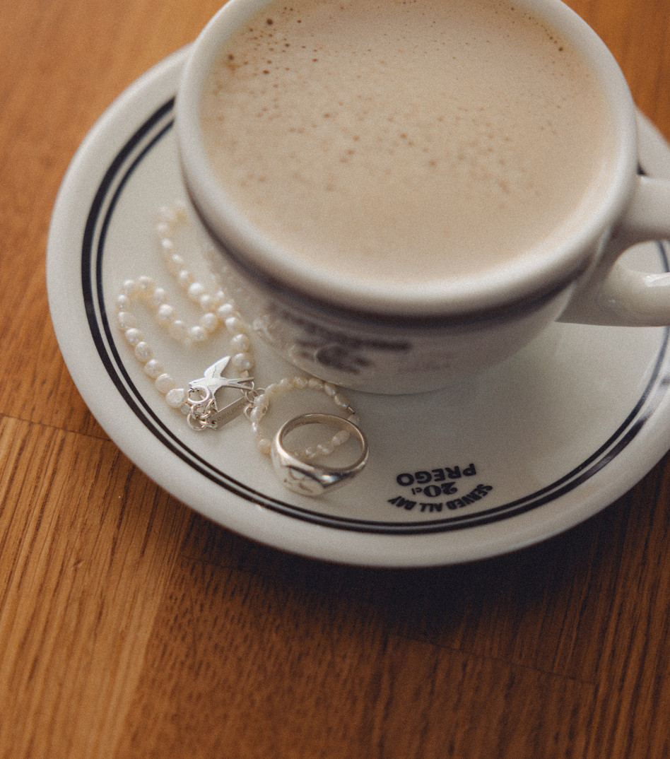 Srebrny sygnet z jaskółką