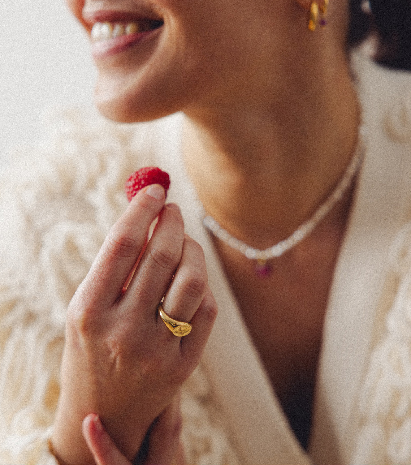 Pozłacany sygnet z jaskółką