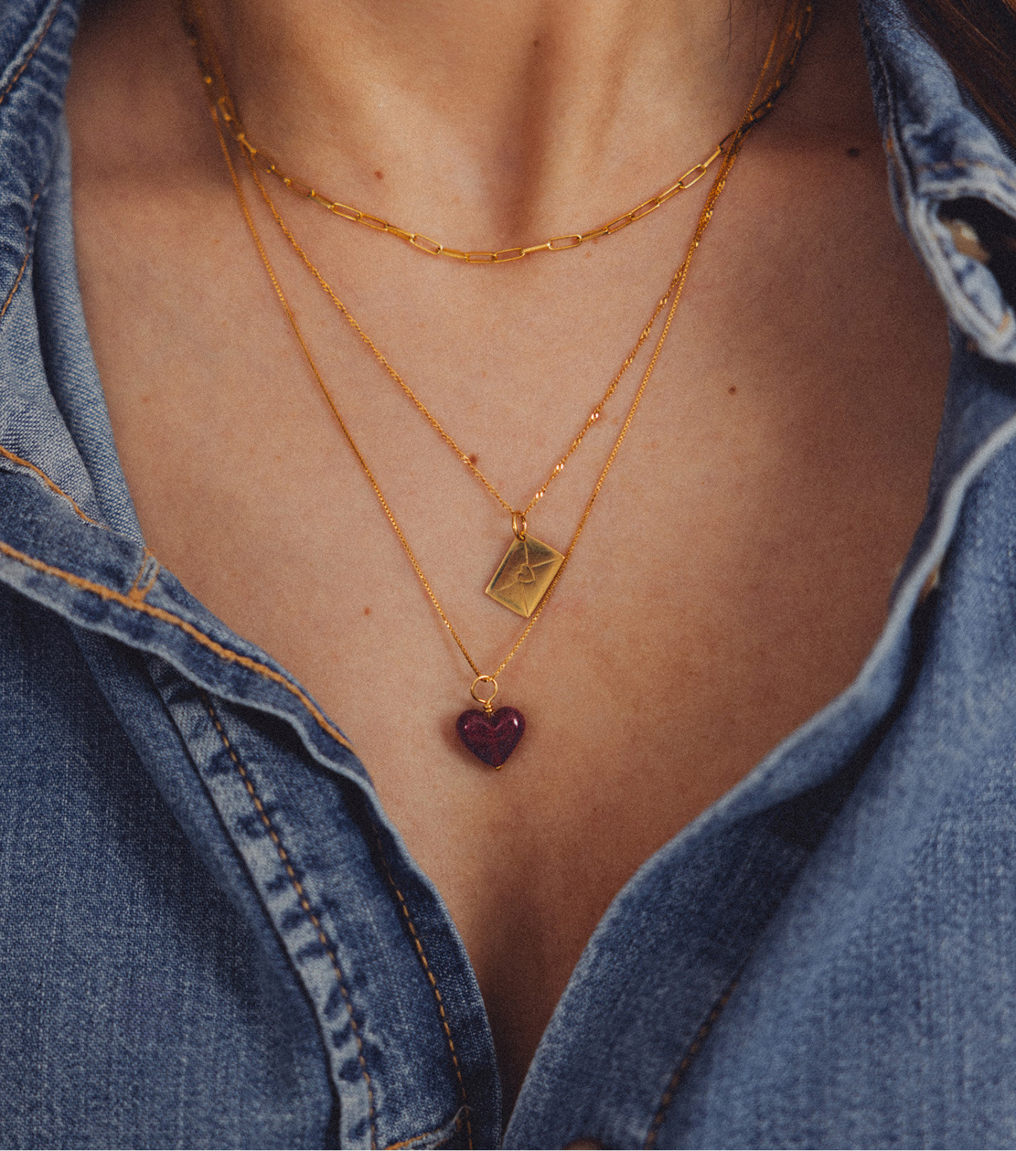 Pozłacany łańcuszek z zawieszką sercem