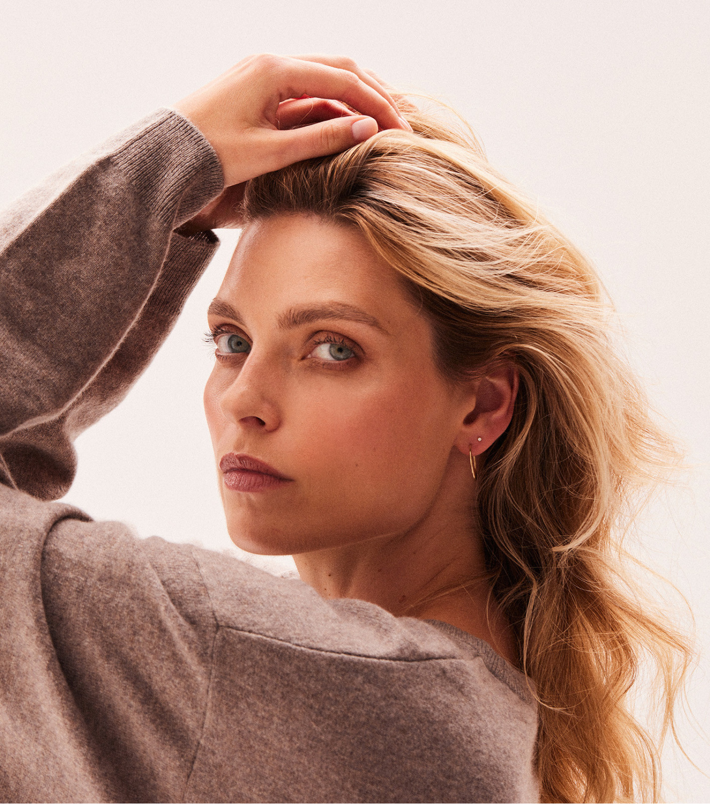 Złote kolczyki sztyfty z diamentami