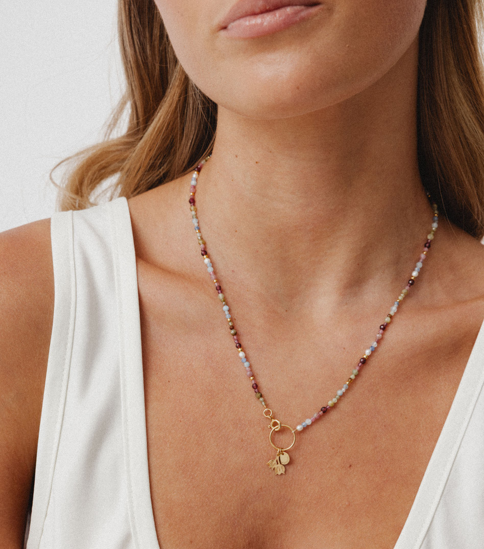 Pozłacany naszyjnik z kamieniami