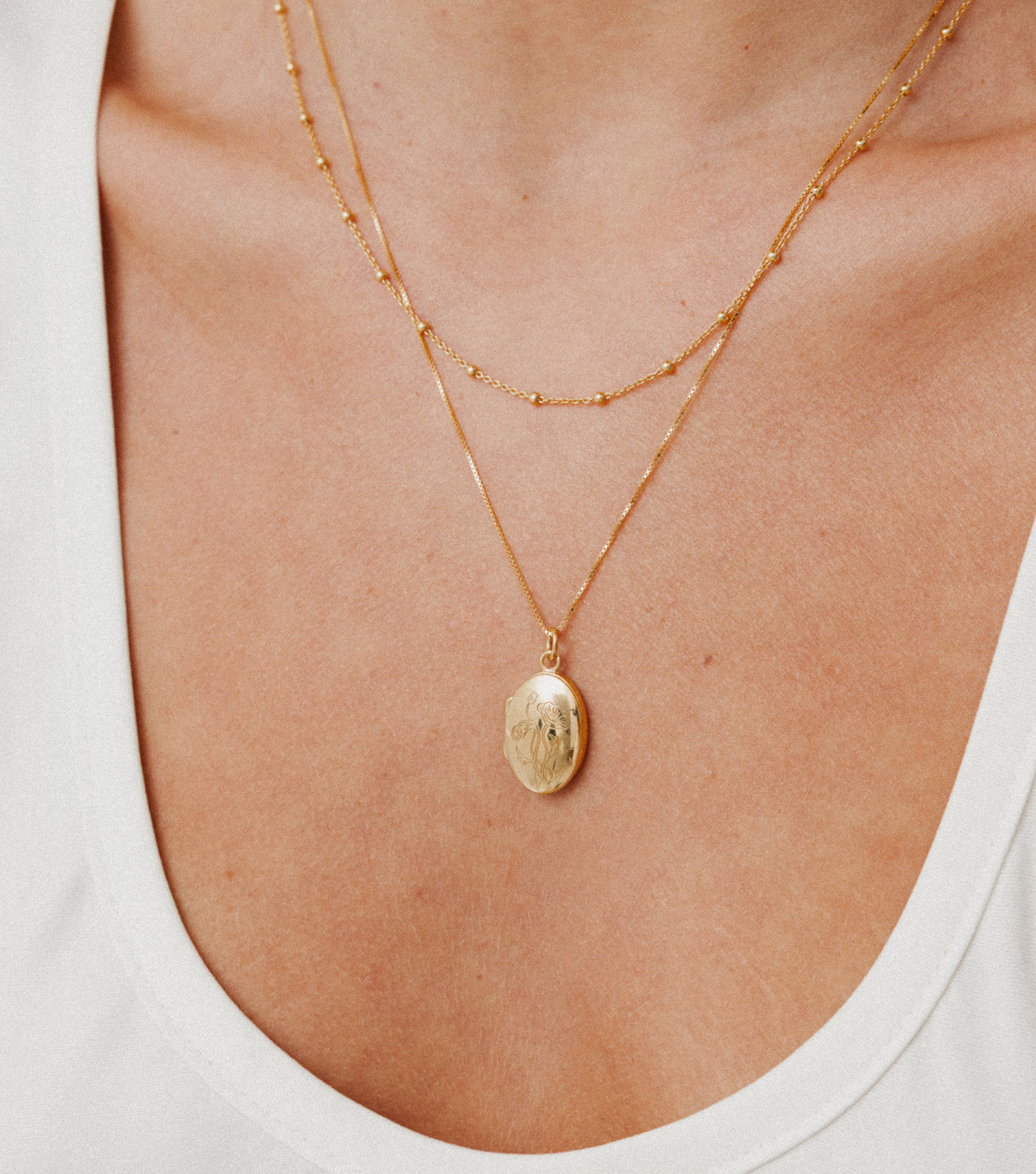 Pozłacany naszyjnik z sekretnikiem