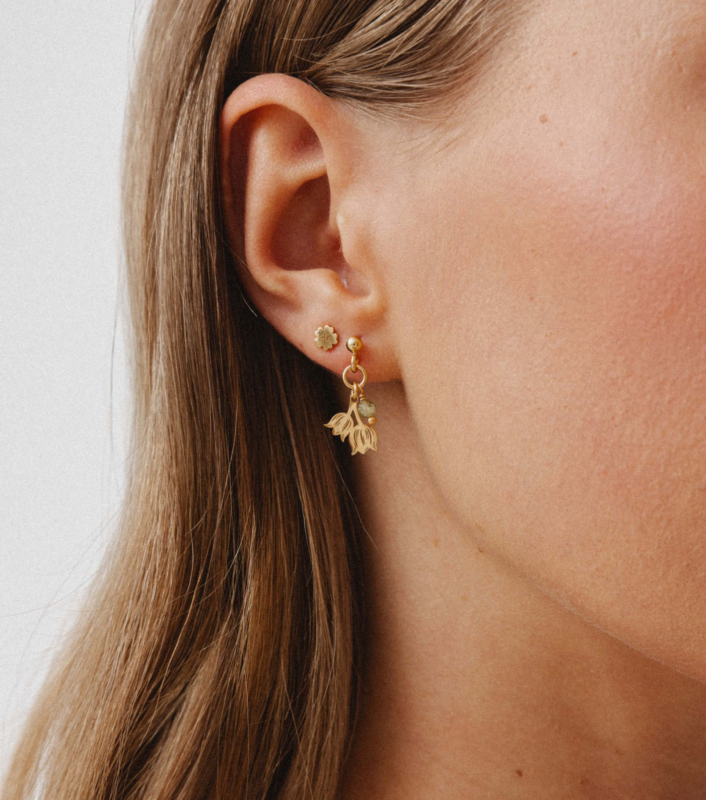 Pozłacane kolczyki z zawieszkami