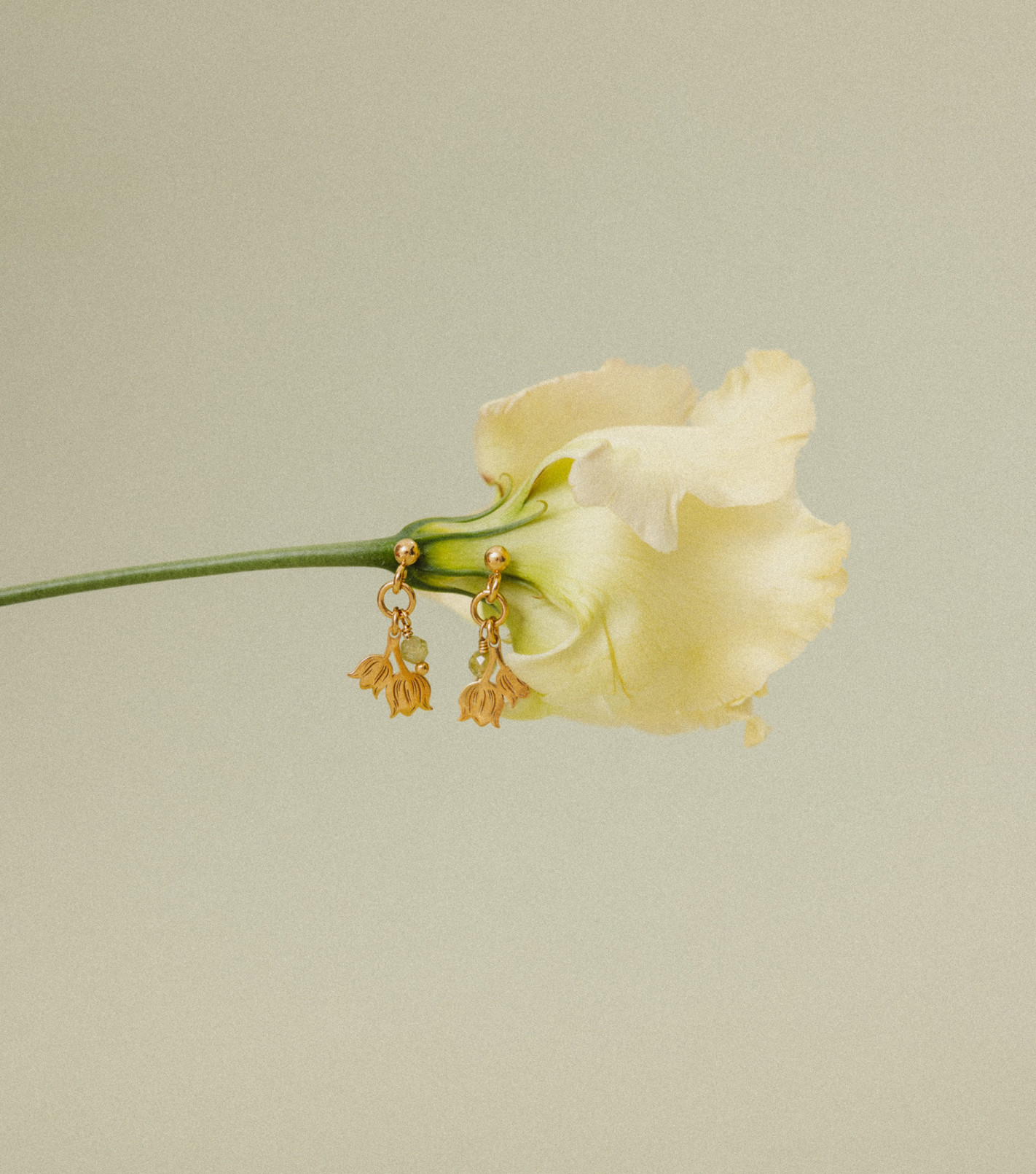 Pozłacane kolczyki z zawieszkami