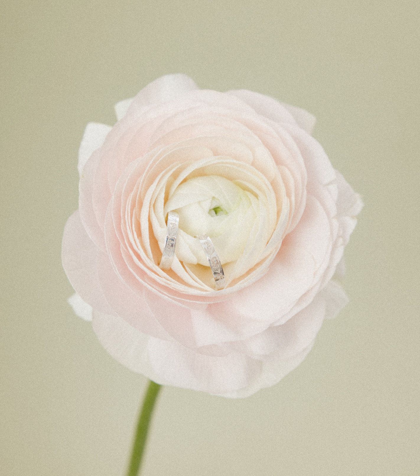 Srebrne kolczyki koła z konwaliami