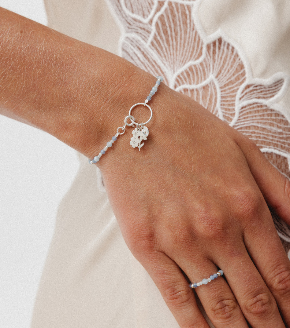 Srebrna bransoletka z kamieniami