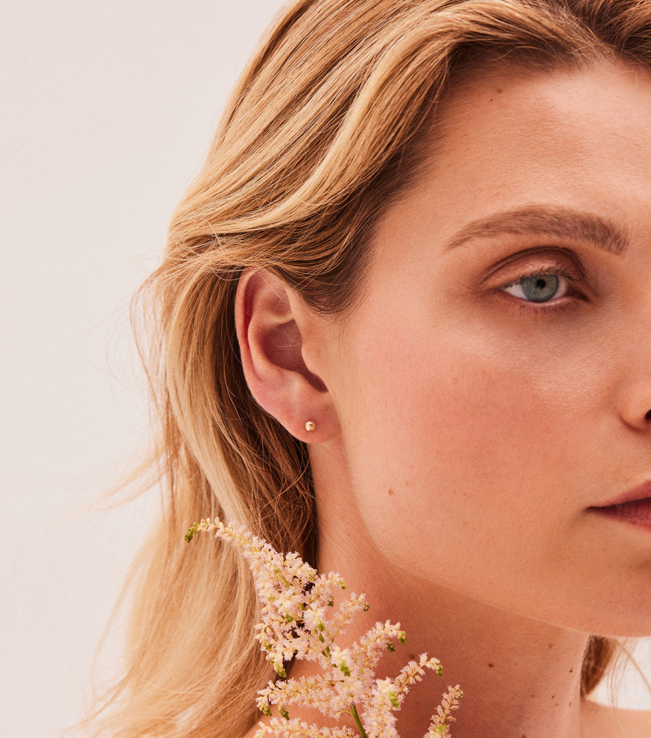 Złote kolczyki sztyfty kuleczki