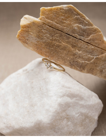 Złoty pierścionek z diamentami