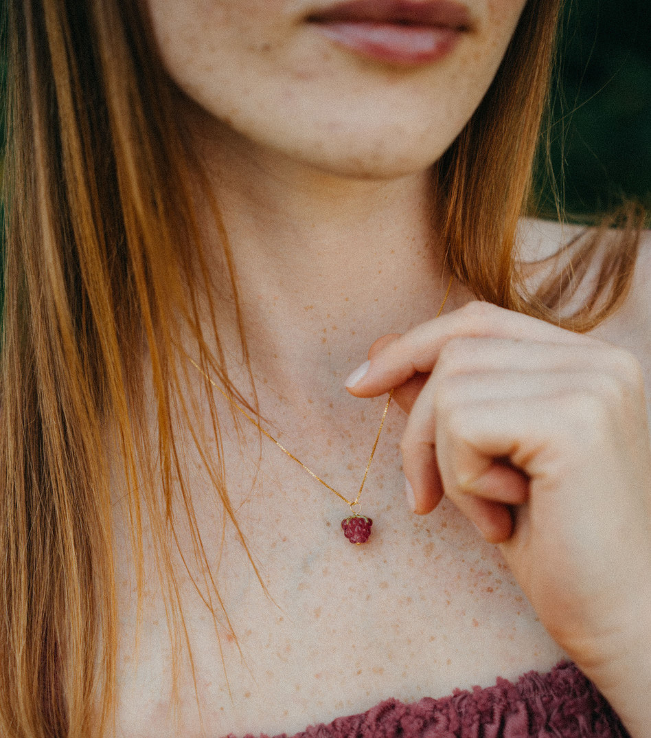 Pozłacana zawieszka malina