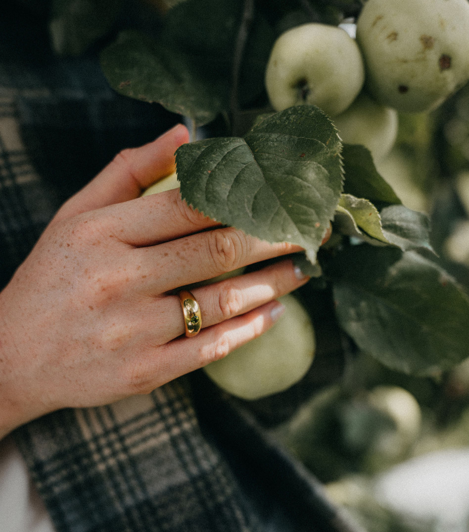 Sygnet pozłacany z turmalinem
