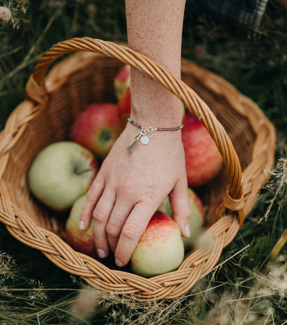 Srebrna bransoletka z kamieniami