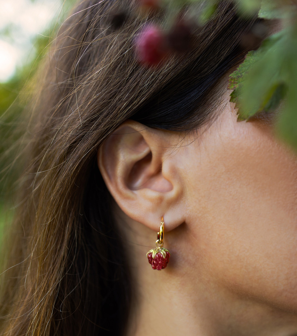 Pozłacane kolczyki koła z maliną