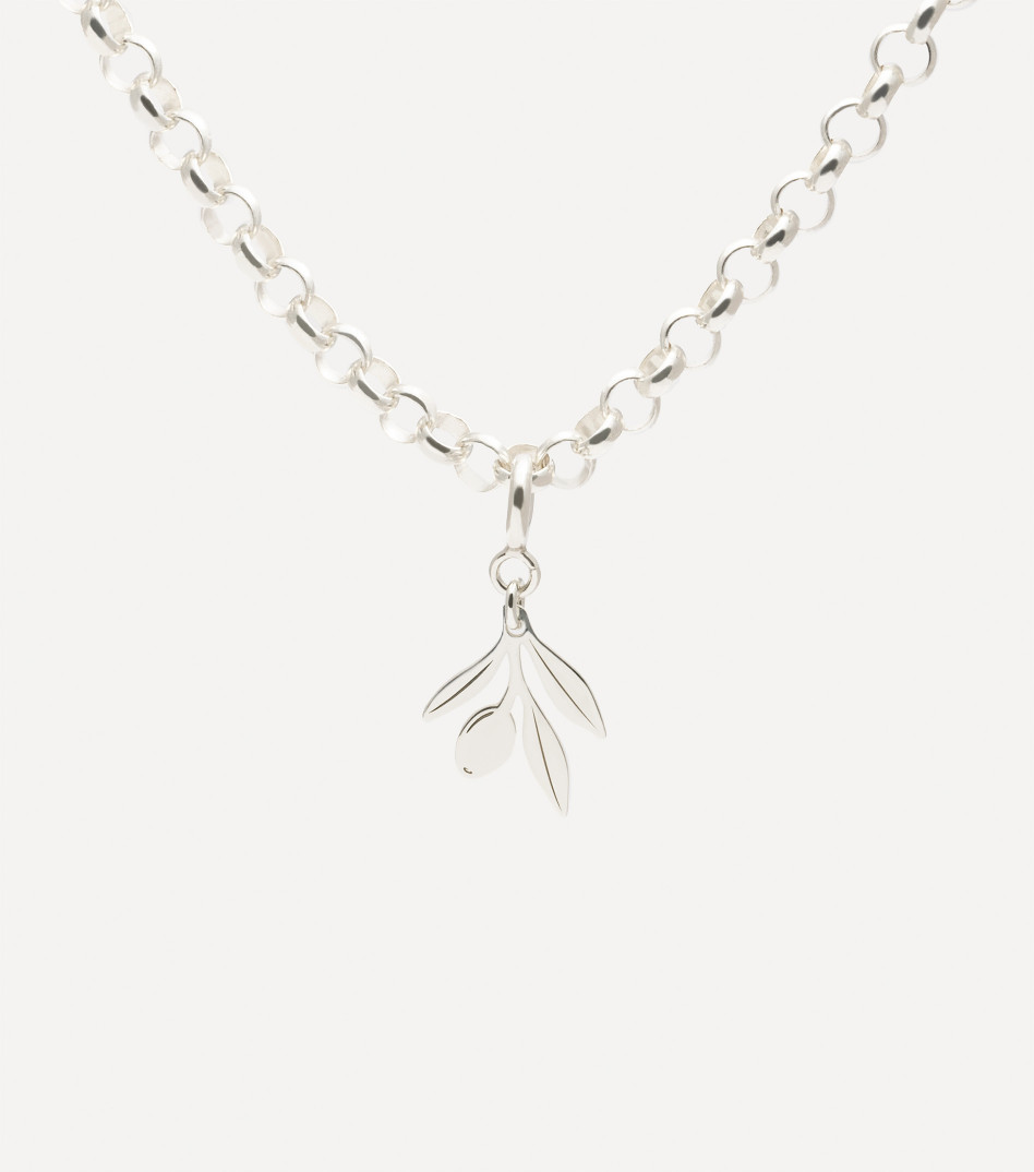 Srebrny naszyjnik z zawieszkami