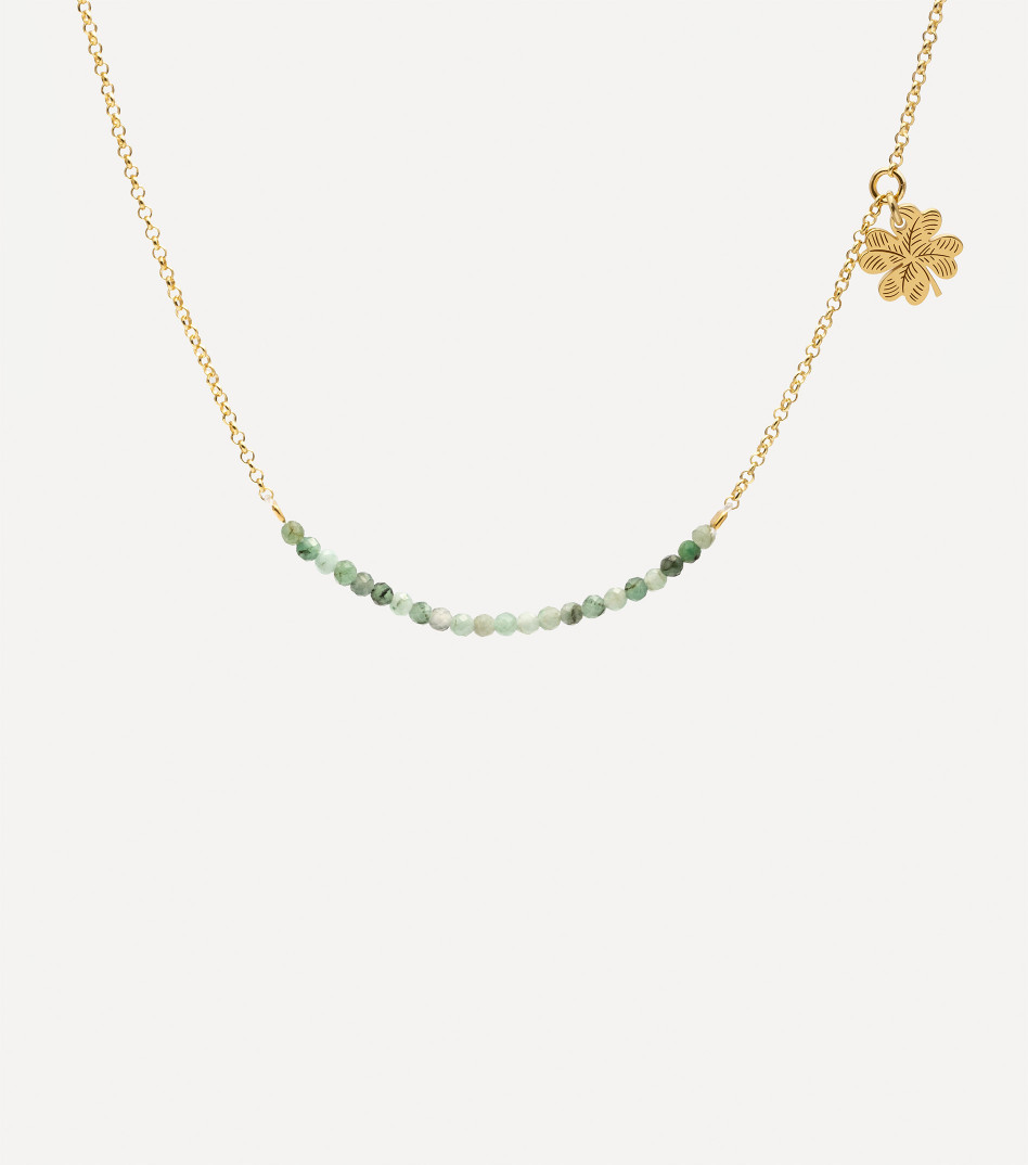 Delikatny naszyjnik ze szmaragdami i koniczyną
