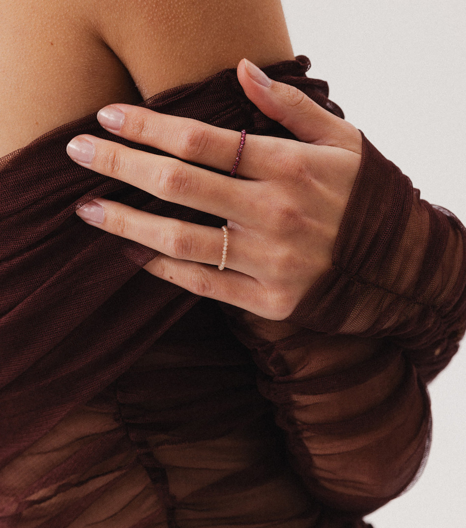 Elastyczne pierścionki z kamieniami naturalnymi